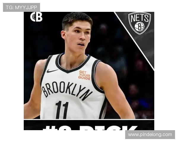 姚明与篮网新秀杰明同框合影引发热议谁能在巨人面前不变矮人